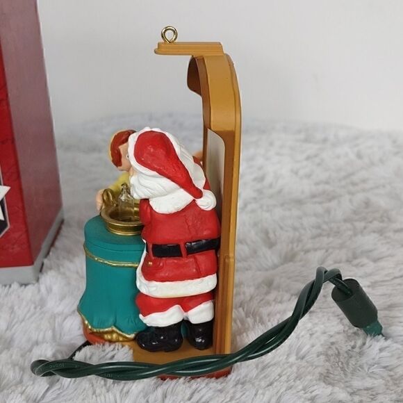 Vintage 1998 Hallmark Santa's Show & Tell Ornament - Picture 5 of 7